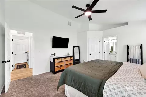 Bedroom - 637 E Willow Brook Dr, Meridian, ID 83646 photo 5 of 5