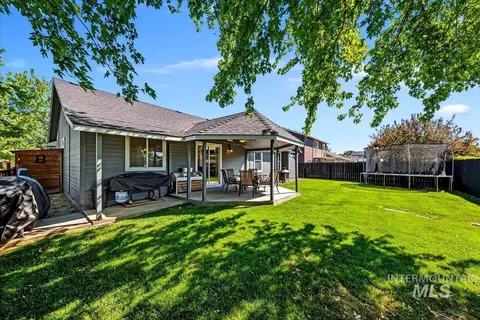 Exterior - 637 E Willow Brook Dr, Meridian, ID 83646 photo 8 of 16
