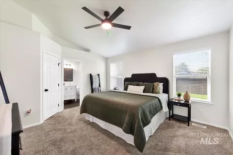 Bedroom - 637 E Willow Brook Dr, Meridian, ID 83646 photo 1 of 5