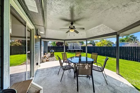 Exterior - 637 E Willow Brook Dr, Meridian, ID 83646 photo 13 of 16