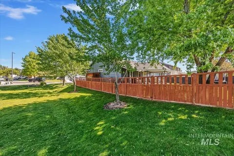 Exterior - 637 E Willow Brook Dr, Meridian, ID 83646 photo 16 of 16