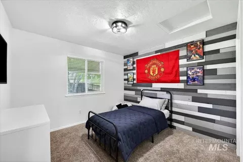 Bedroom - 637 E Willow Brook Dr, Meridian, ID 83646 photo 3 of 5