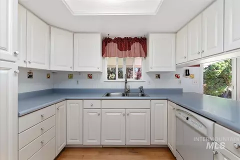 Kitchen - 580 E Amanita St, Eagle, ID 83616 photo 3 of 6
