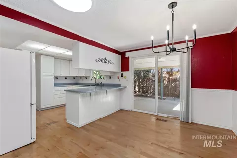 Dining - 580 E Amanita St, Eagle, ID 83616 photo 1 of 2