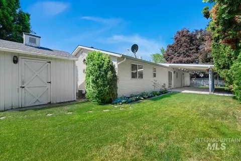 Exterior - 580 E Amanita St, Eagle, ID 83616 photo 5 of 7