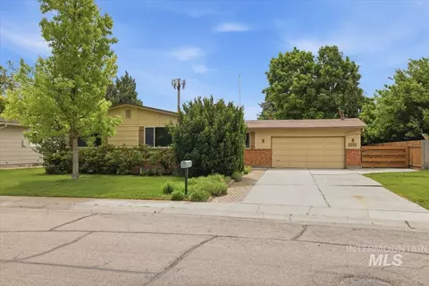 8315 W Valley View Dr, Boise, ID 83704