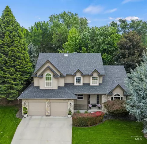 2455 E Heathfield Ct, Eagle, ID 83616