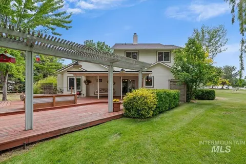 Exterior - 2339 N Equestrian Pl, Eagle, ID 83616 photo 6 of 8
