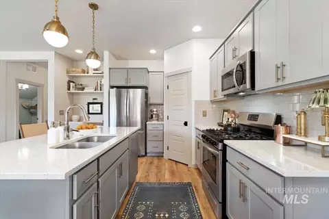 Kitchen - 5948 W Hamm Ln, Eagle, ID 83616 photo 2 of 5