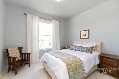 Bedroom - 5948 W Hamm Ln, Eagle, ID 83616 photo 5 of 6