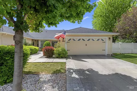 3385 W Fieldstream Ln, Meridian, ID 83646
