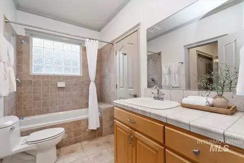 Bath - 1420 W Powder Ct, Eagle, ID 83616 photo 5 of 5