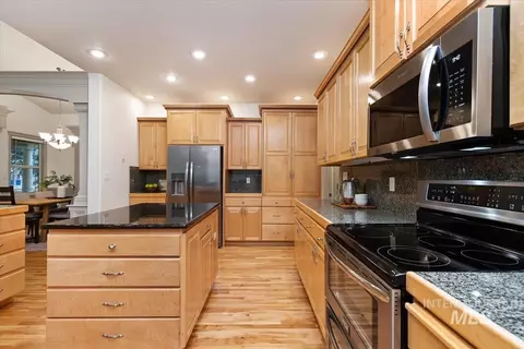 Kitchen - 1420 W Powder Ct, Eagle, ID 83616 photo 3 of 4