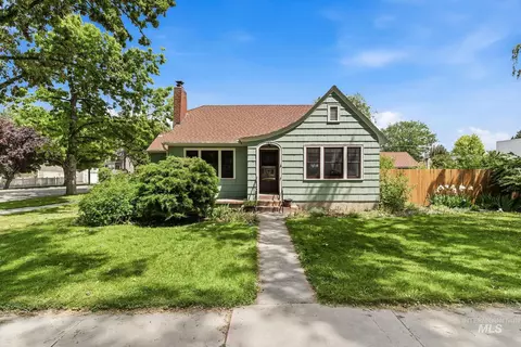 1801 Dearborn St, Caldwell, ID 83605