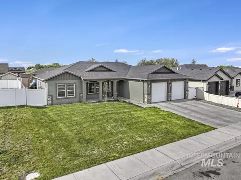 Exterior - 719 E Avenue J, Jerome, ID 83338 photo 10 of 12