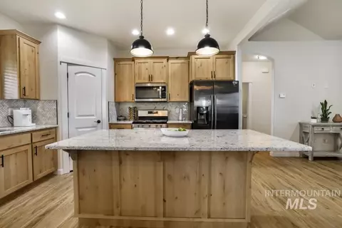 Kitchen - 719 E Avenue J, Jerome, ID 83338 photo 2 of 6