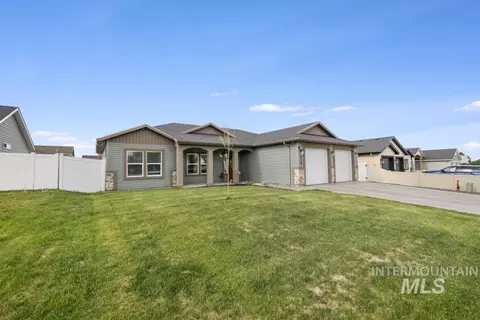 Exterior - 719 E Avenue J, Jerome, ID 83338 photo 2 of 12