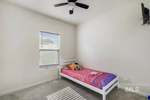 Bedroom - 719 E Avenue J, Jerome, ID 83338 photo 2 of 6
