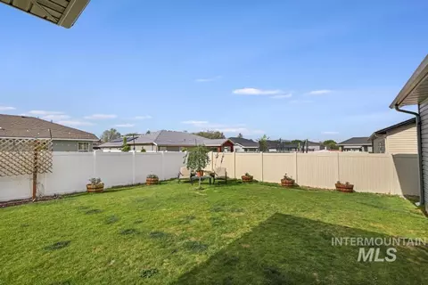 Exterior - 719 E Avenue J, Jerome, ID 83338 photo 5 of 12