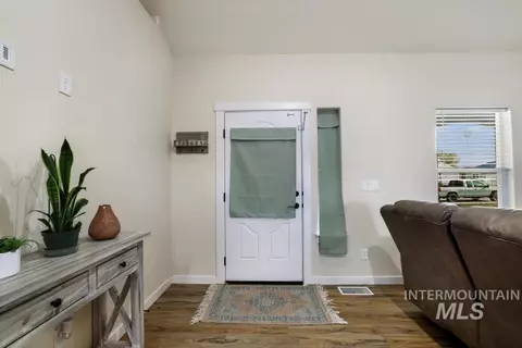 Entry Way - 719 E Avenue J, Jerome, ID 83338 photo 1 of 1