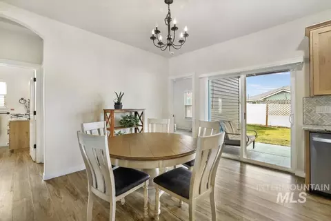 Dining - 719 E Avenue J, Jerome, ID 83338 photo 1 of 1