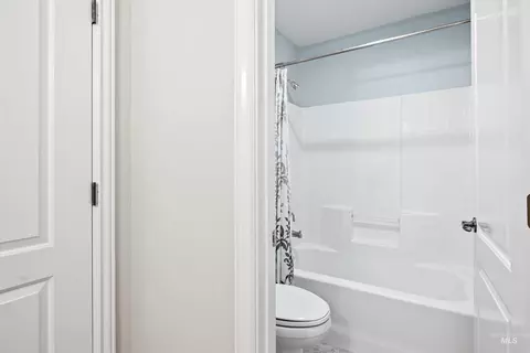 Bath - 2522 E 3719 N, Twin Falls, ID 83301 photo 3 of 3