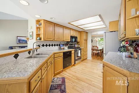 Kitchen - 792 N Nicklaus Ln, Eagle, ID 83616 photo 1 of 1