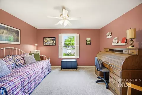 Bedroom - 792 N Nicklaus Ln, Eagle, ID 83616 photo 4 of 4