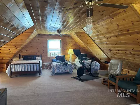 Bedroom - 9606 Packer John Rd, Smiths Ferry, ID 83611 photo 4 of 5