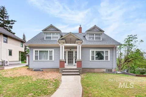 415 N Polk St, Moscow, ID 83843