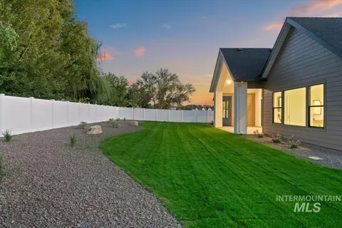 Exterior - 196 N Timber Wolf Pl, Eagle, ID 83616 photo 6 of 8