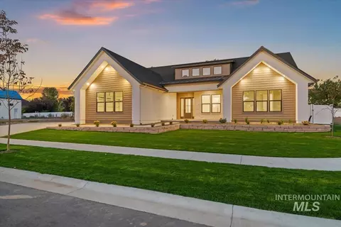 196 N Timber Wolf Pl, Eagle, ID 83616