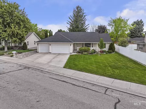 1433 Julie Ln, Twin Falls, ID 83301