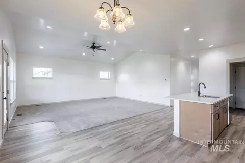 Living - 1075 W 10th St, Weiser, ID 83672 photo 5 of 5