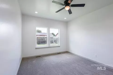 Bedroom - 1075 W 10th St, Weiser, ID 83672 photo 1 of 5