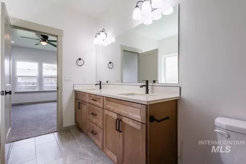 Bath - 1075 W 10th St, Weiser, ID 83672 photo 1 of 6