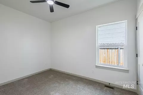 Bedroom - 1075 W 10th St, Weiser, ID 83672 photo 3 of 5