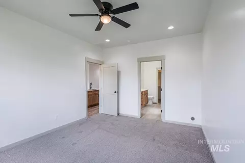 Bedroom - 1075 W 10th St, Weiser, ID 83672 photo 2 of 5