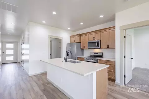 Entry Way - 1075 W 10th St, Weiser, ID 83672 photo 2 of 3