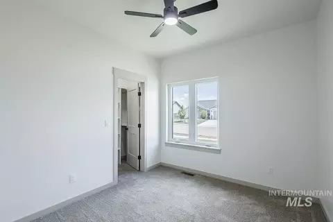 Bedroom - 1075 W 10th St, Weiser, ID 83672 photo 4 of 5