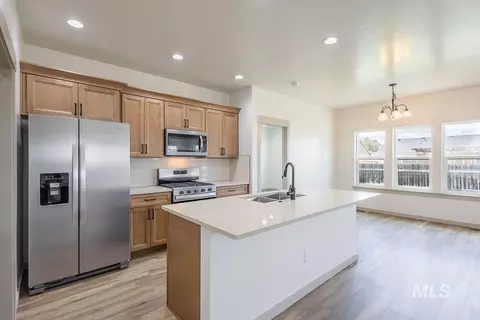 Kitchen - 1075 W 10th St, Weiser, ID 83672 photo 1 of 4