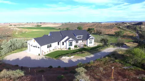 876 Coyote Gulch Rd, Adrian, OR 97901