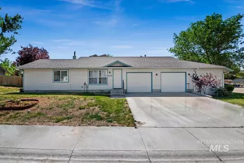 21102112 S Juniper St, Nampa, ID 83686