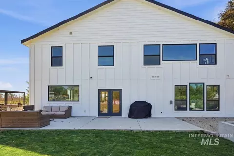 Exterior - 660 3rd St, Notus, ID 83656 photo 5 of 9