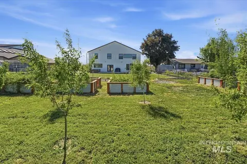 Exterior - 660 3rd St, Notus, ID 83656 photo 9 of 9