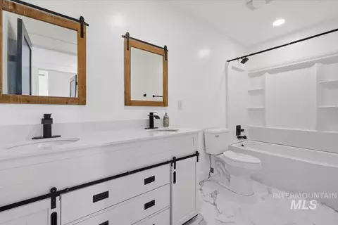 Bath - 660 3rd St, Notus, ID 83656 photo 4 of 5