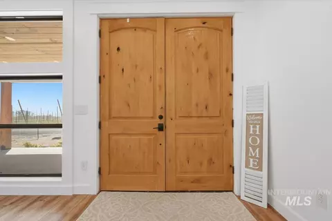 Entry Way - 660 3rd St, Notus, ID 83656 photo 1 of 5