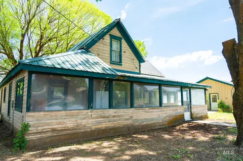 2909 Salubria Rd, Cambridge, ID 83610