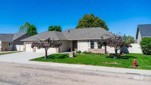 345 N Magnolia Pl, Middleton, ID 83644