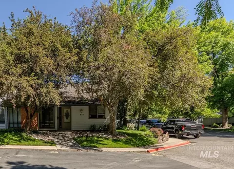 974 E Strawberry Ln, Boise, ID 83712